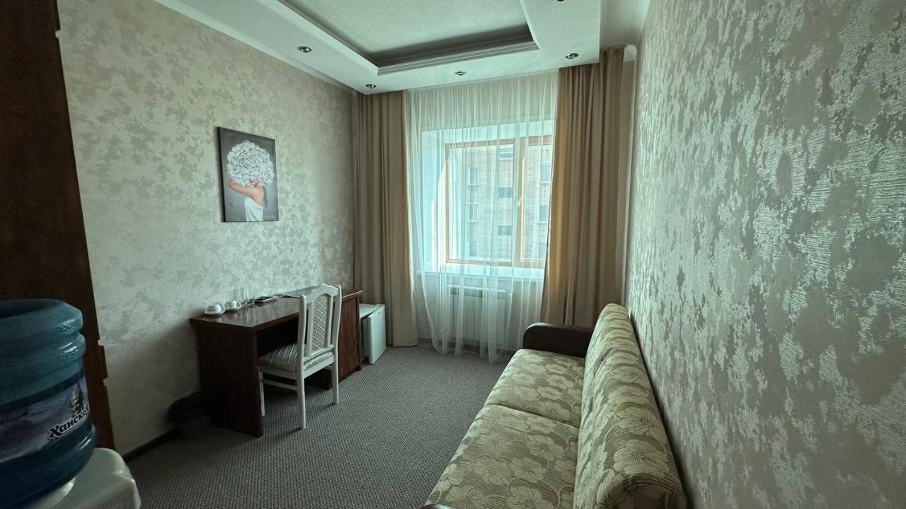 Altyn Adam Hotel Petropavlovsk Exterior foto